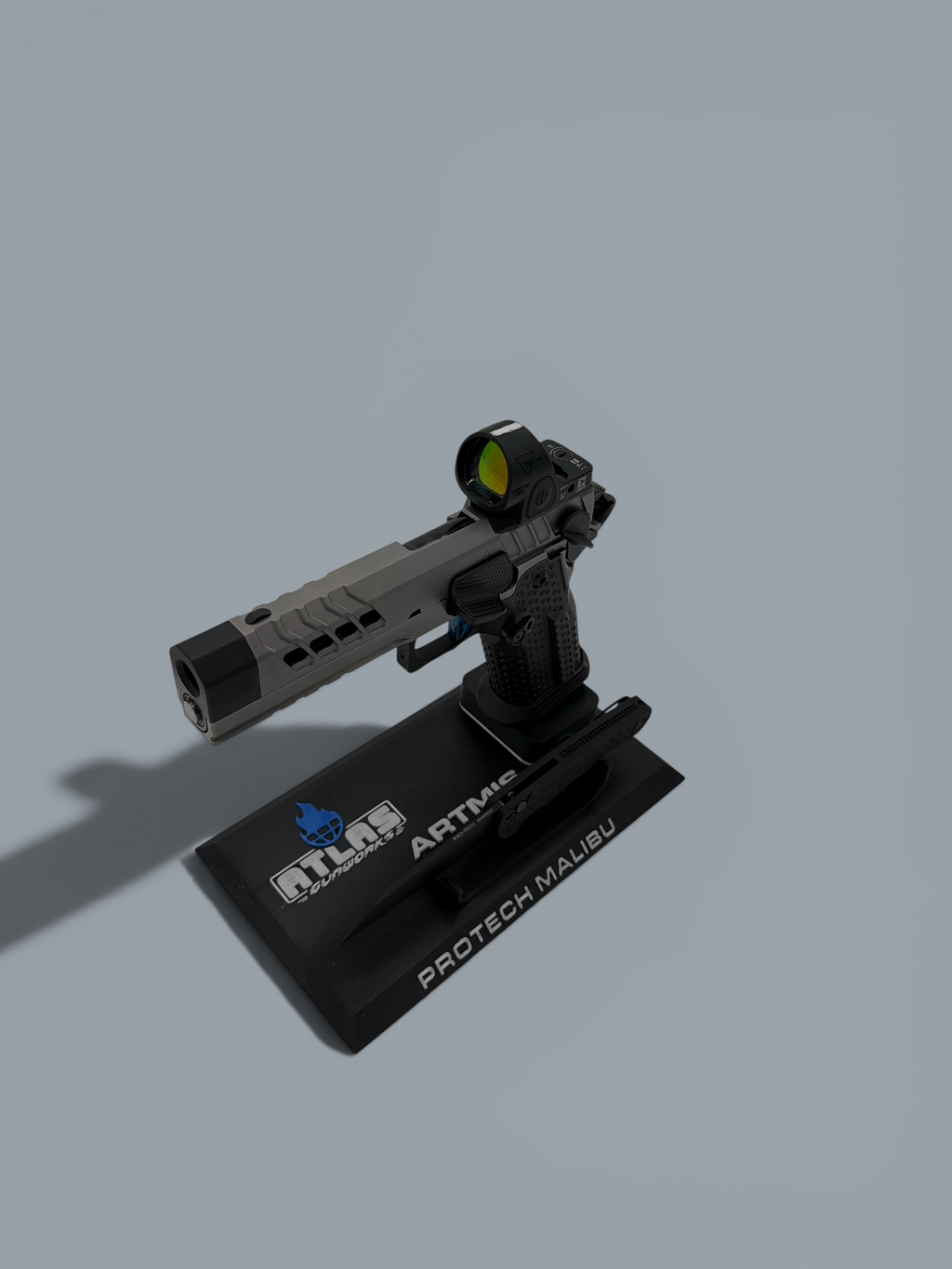 Pair your Pistol and Knife Display Stand – Personalized with Your Logo, Name & Custom Colors