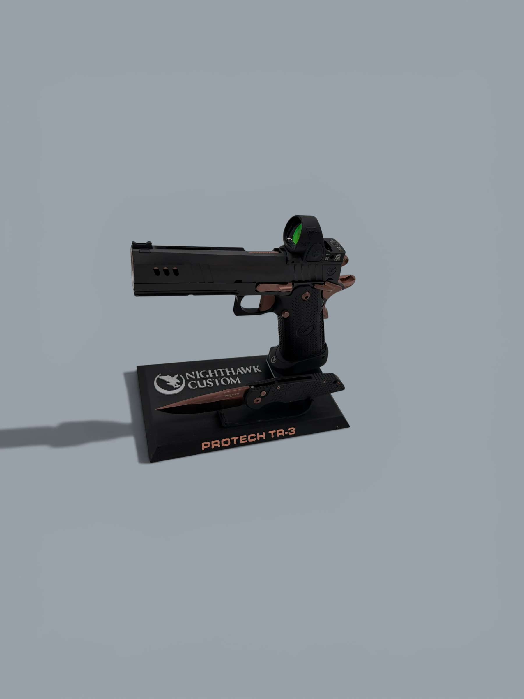Pair your Pistol and Knife Display Stand – Personalized with Your Logo, Name & Custom Colors