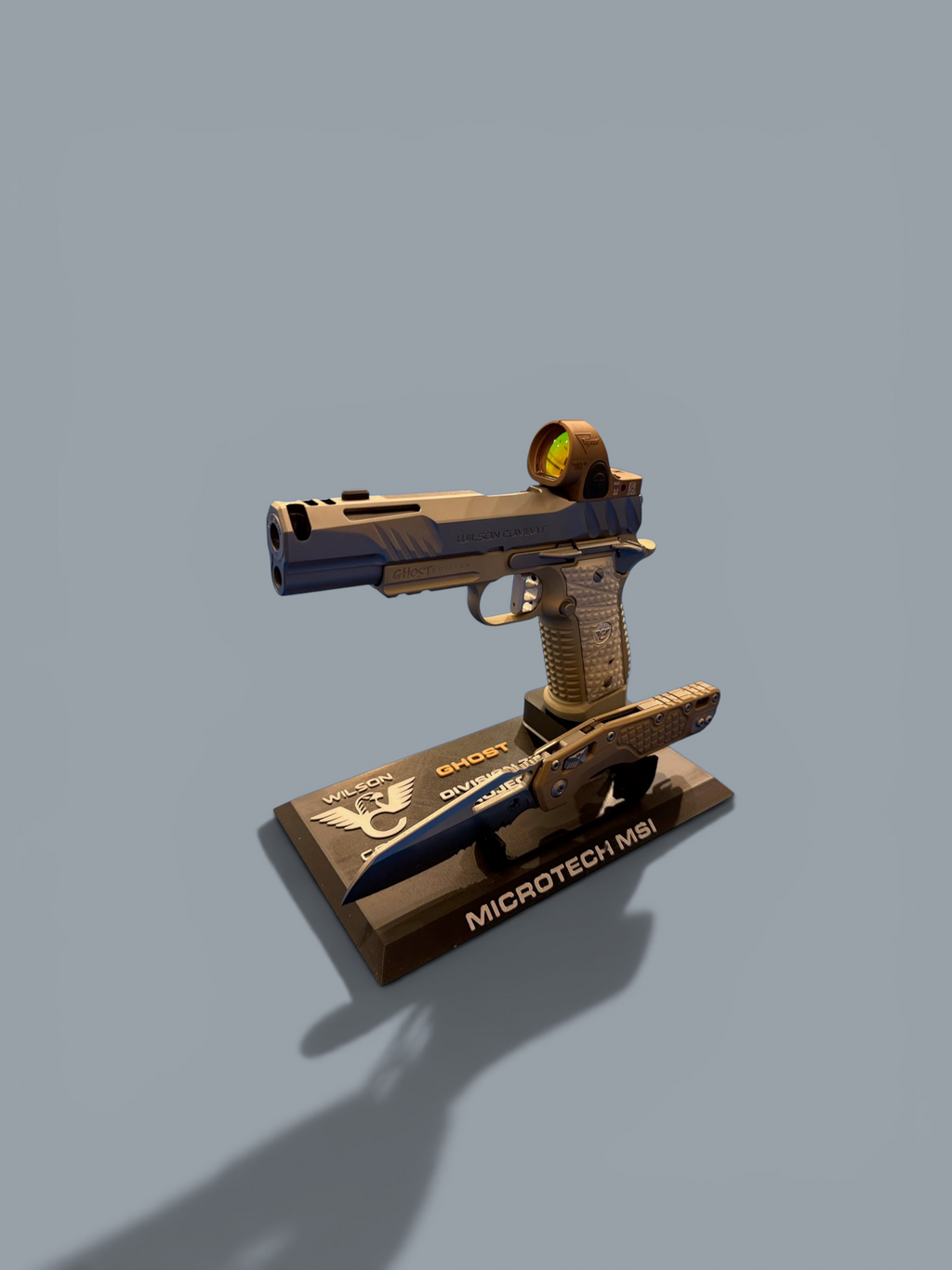 Pair your Pistol and Knife Display Stand – Personalized with Your Logo, Name & Custom Colors
